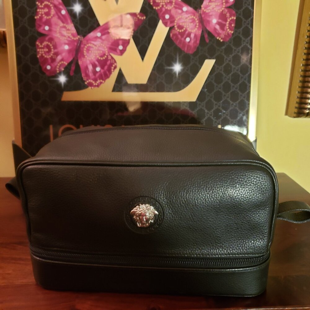 Authentic GIANNI VERSACE Medusa Head Black Leather Toiletry Bag w/Silver Hardwa